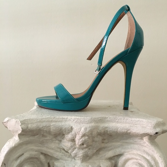 Shoes - Teal high heels